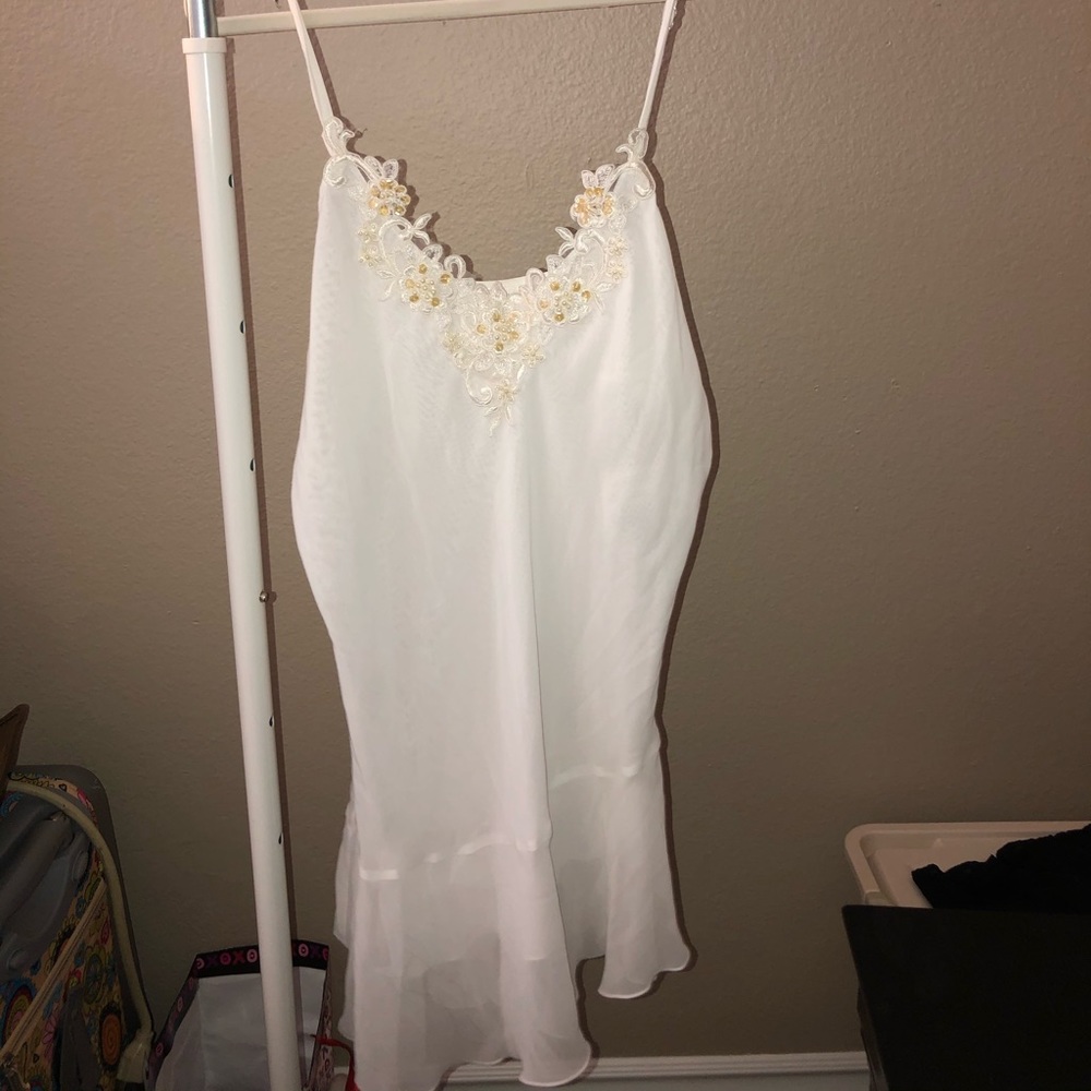 white night gown, never used